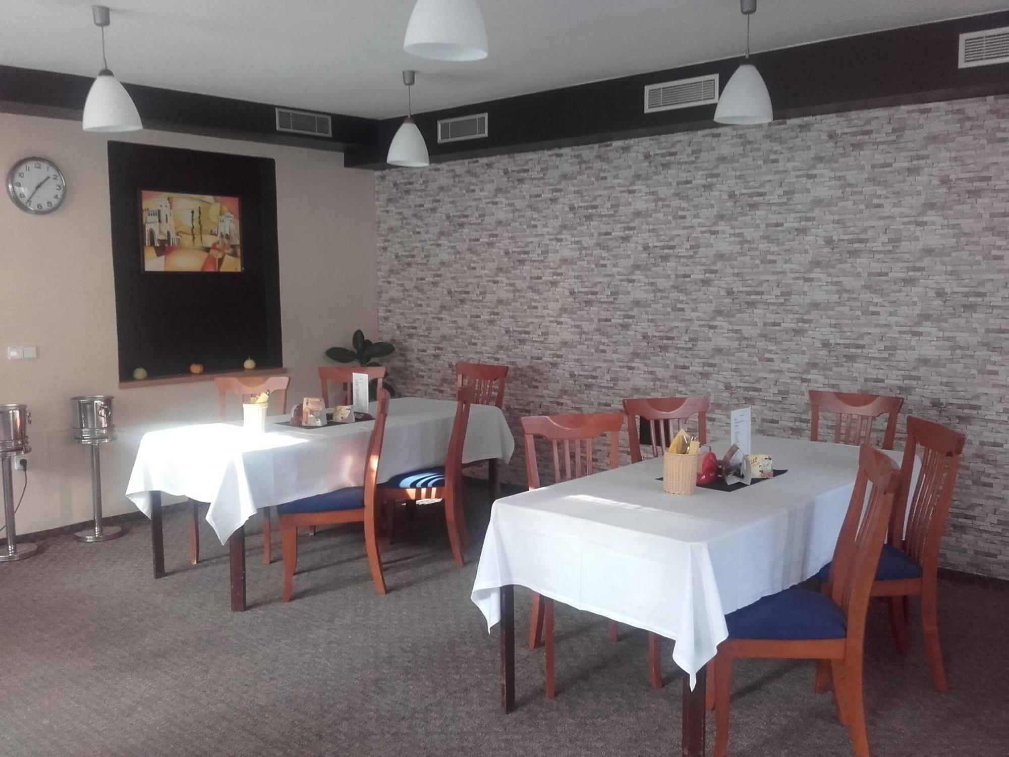 הַרָכוֹב Hotel Anna מראה חיצוני תמונה